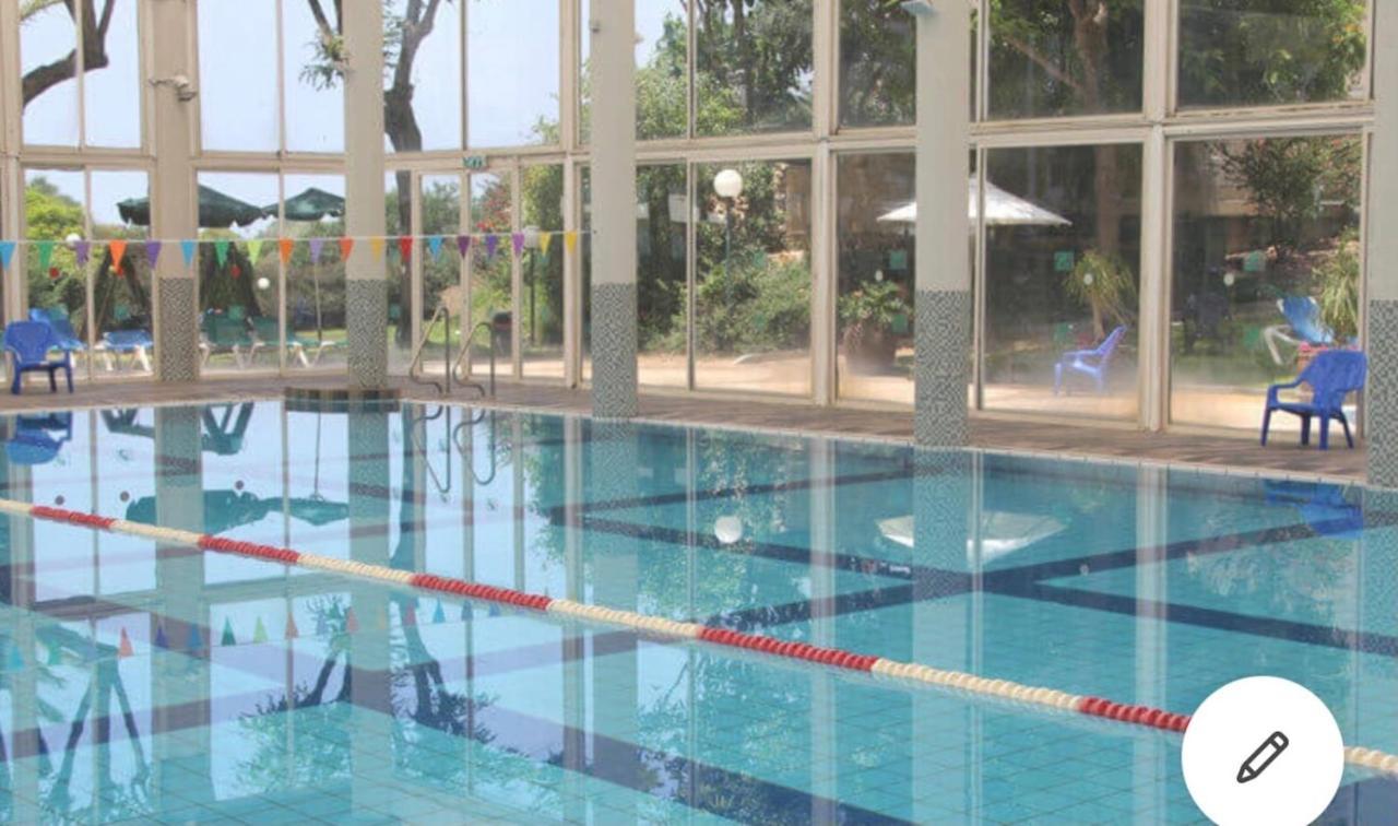 Caesarea Inn Kültér fotó